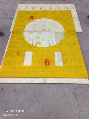 2200X1800 MM Tabela giratória Material de esteira antiderrapante PU Amarelo com unhas de aço