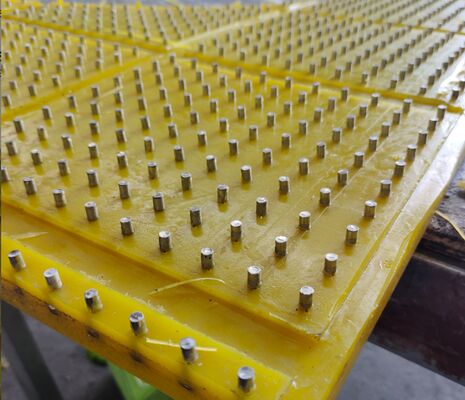 Tapete Antiderrapante de PU Amarelo para Mesa Giratória com Design Resistente ao Desgaste, Atende aos Requisitos da ISO 9001, Ideal para Uso Pesado