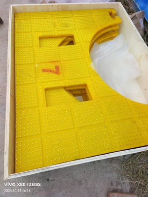 2200X1800 MM Tabela giratória Material de esteira antiderrapante PU Amarelo com unhas de aço