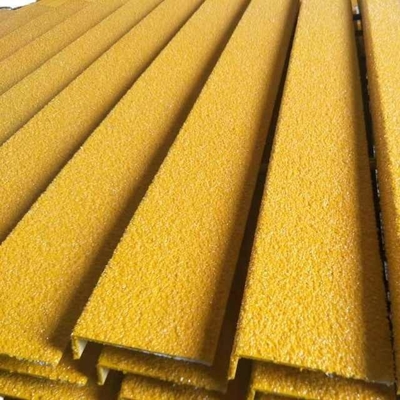 FRP Anti-derrapante Escalinha de nariz Anti-derrapante Tapete de revestimento de superfície Resina ISO AS4586 para escada de campo petrolífero