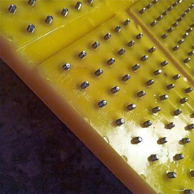 Tapete Antiderrapante para Mesa Giratória Material PU Resistência à Tração 45 Mpa Uso em Plataforma de Perfuração